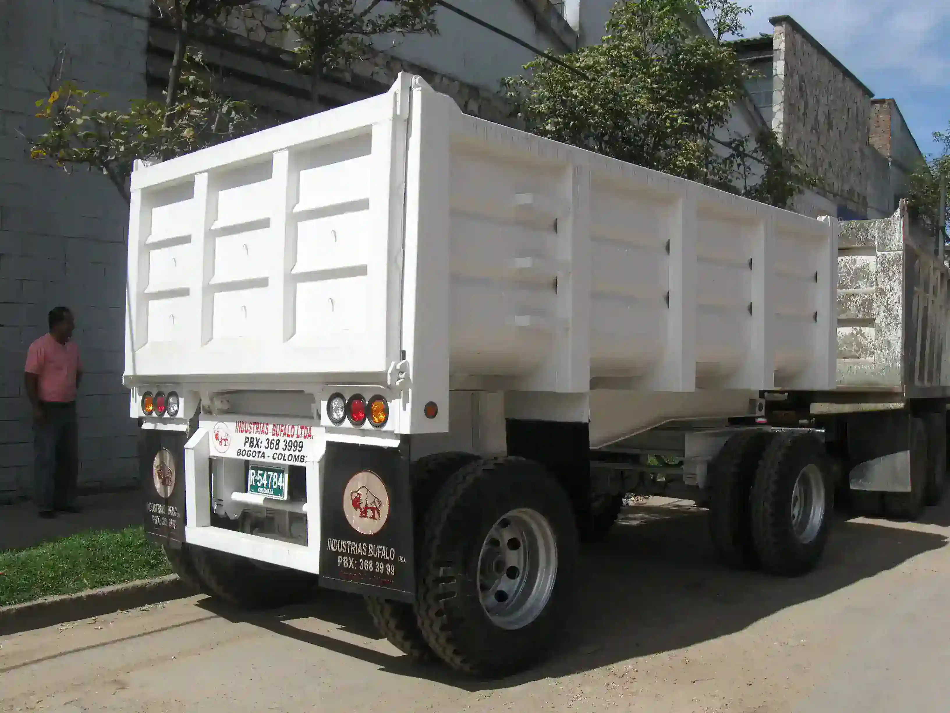 Remolque agrícola transportando cosecha