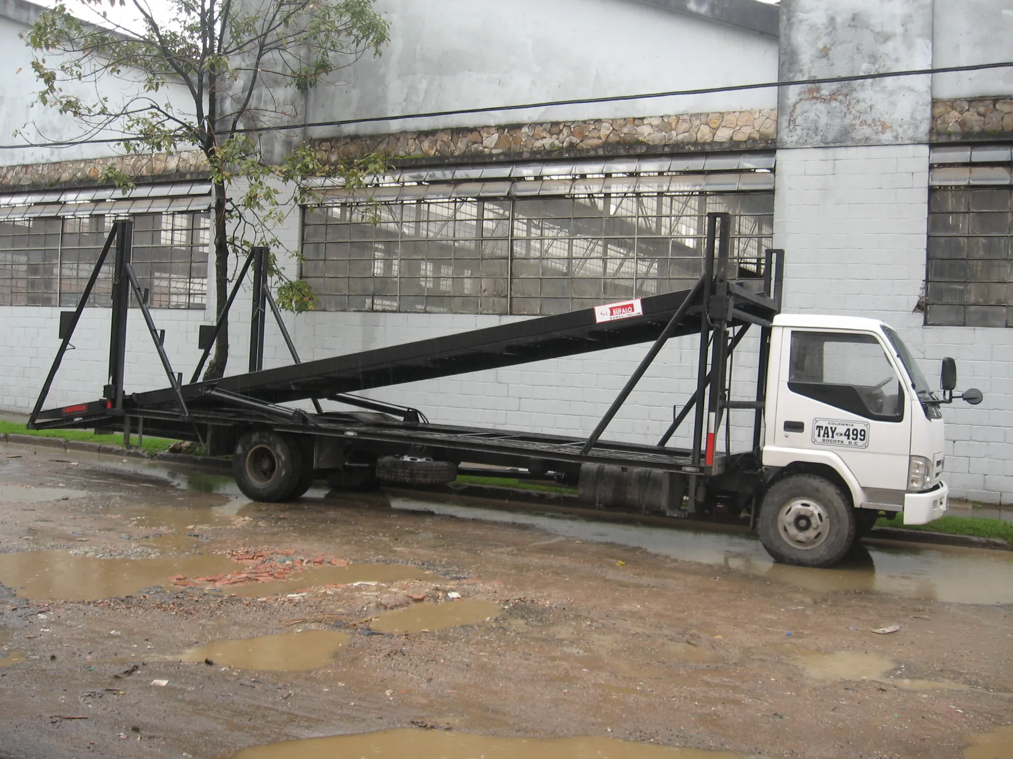 Trailer niñera con vehículos